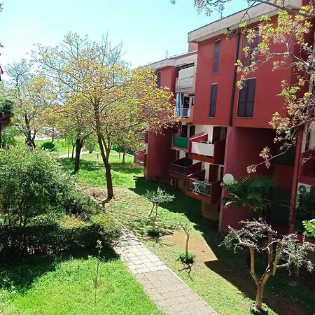 New!!! In Mari Center Apartment *